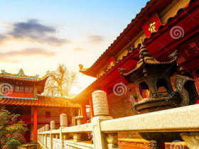 玻璃刀傷鮮血流  半個時辰無傷痕